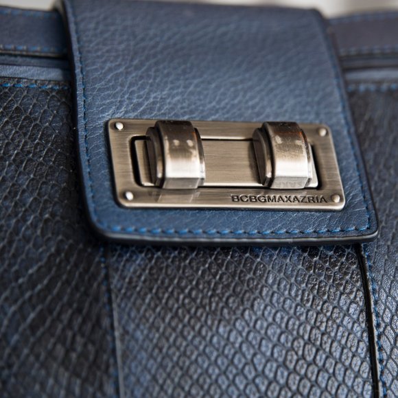 BCBG Double Lock Croc Pattern Leather Shoulder Chain Bag - Picture 2 of 6